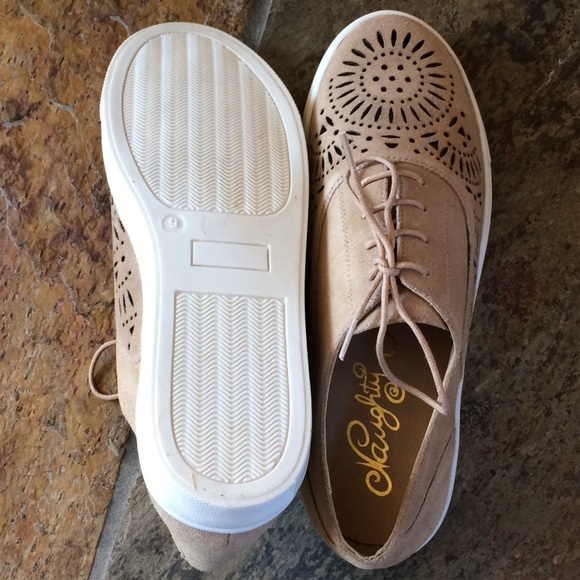 🍃💕NIB Naughty Monkey Suede Leather Board Sneaker - Picture 5 of 7